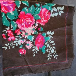 100% Acrylic scarf Made in Japan black w/ roses